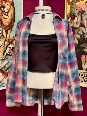 Medium 90s Vintage Rugged Wear by RVSP Pink and Blue Plaid Shirt